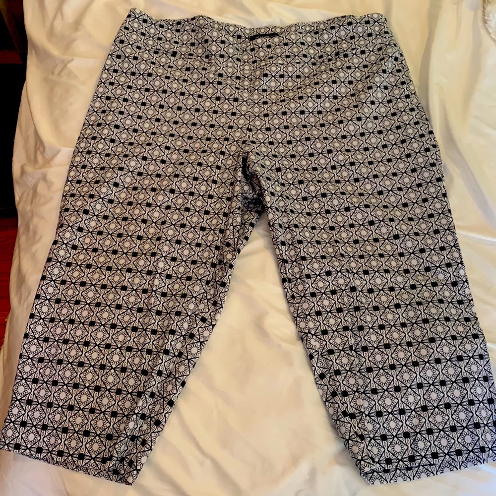 Cropped pull on stretchy pants Zac & Rachel Sz 22W black/white